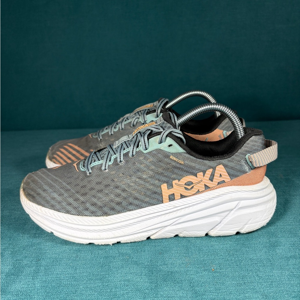 Size 8.5 - Women’s Hoka One Rincon shoes